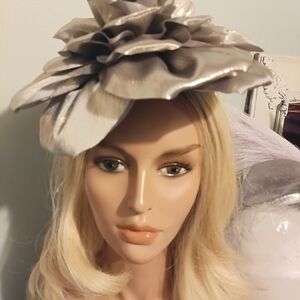 Elegant Silver Floral Fascinator